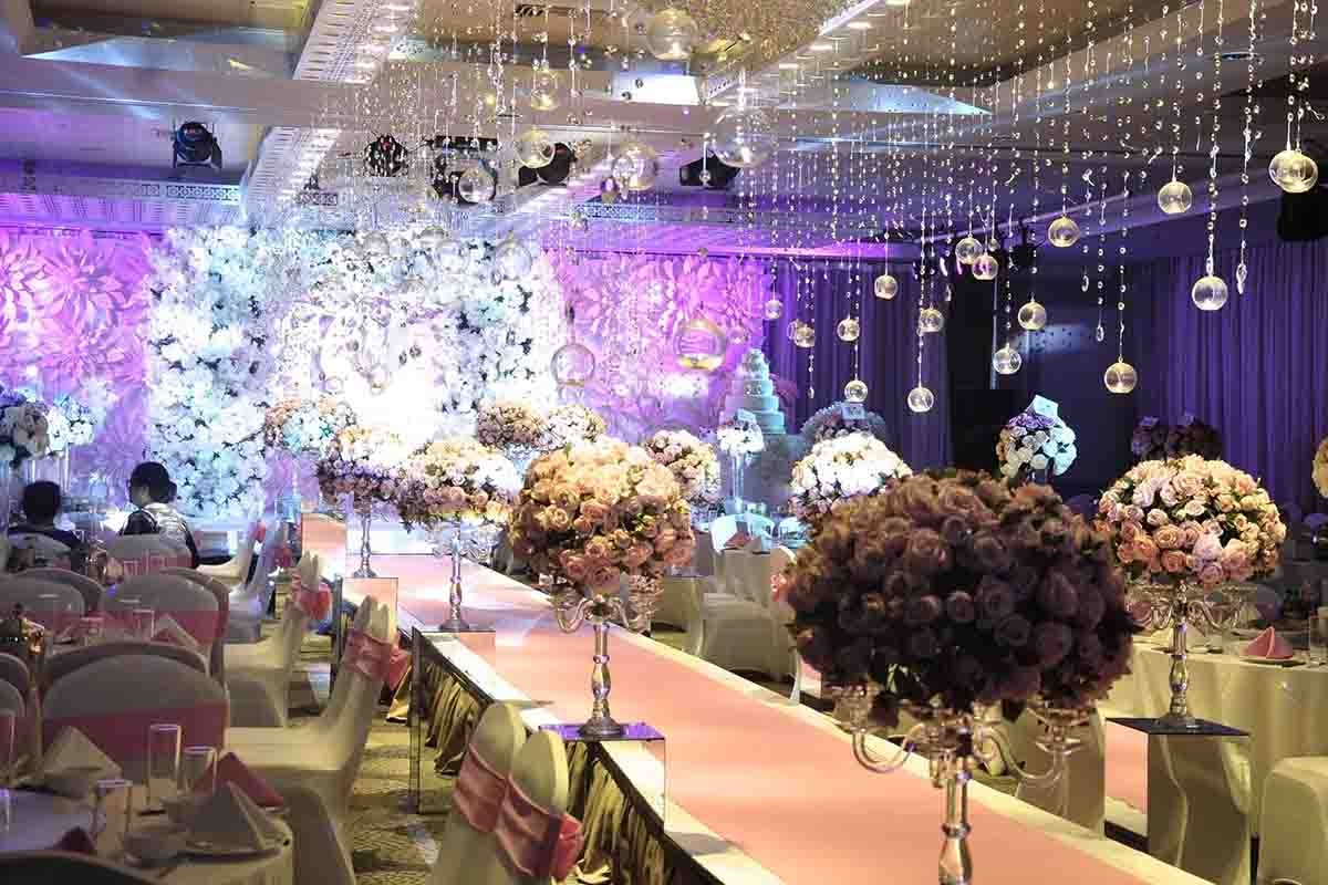 Nhà hàng tiệc cưới seasons với phong cách thiết kế Châu Âu lịch lãm và sang trọng